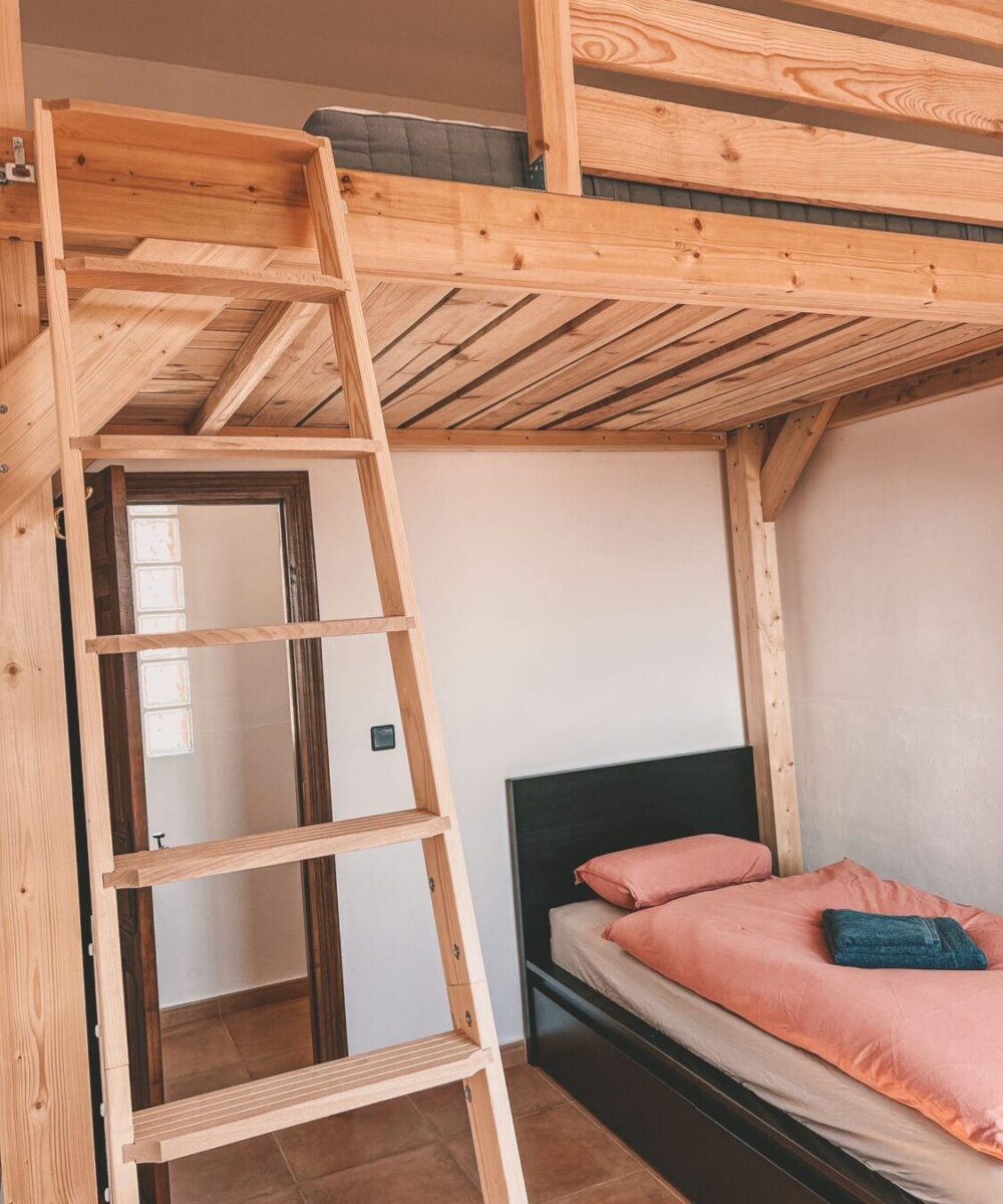 Alternative view of AMRAP ROOM | 2 SINGLE BEDS