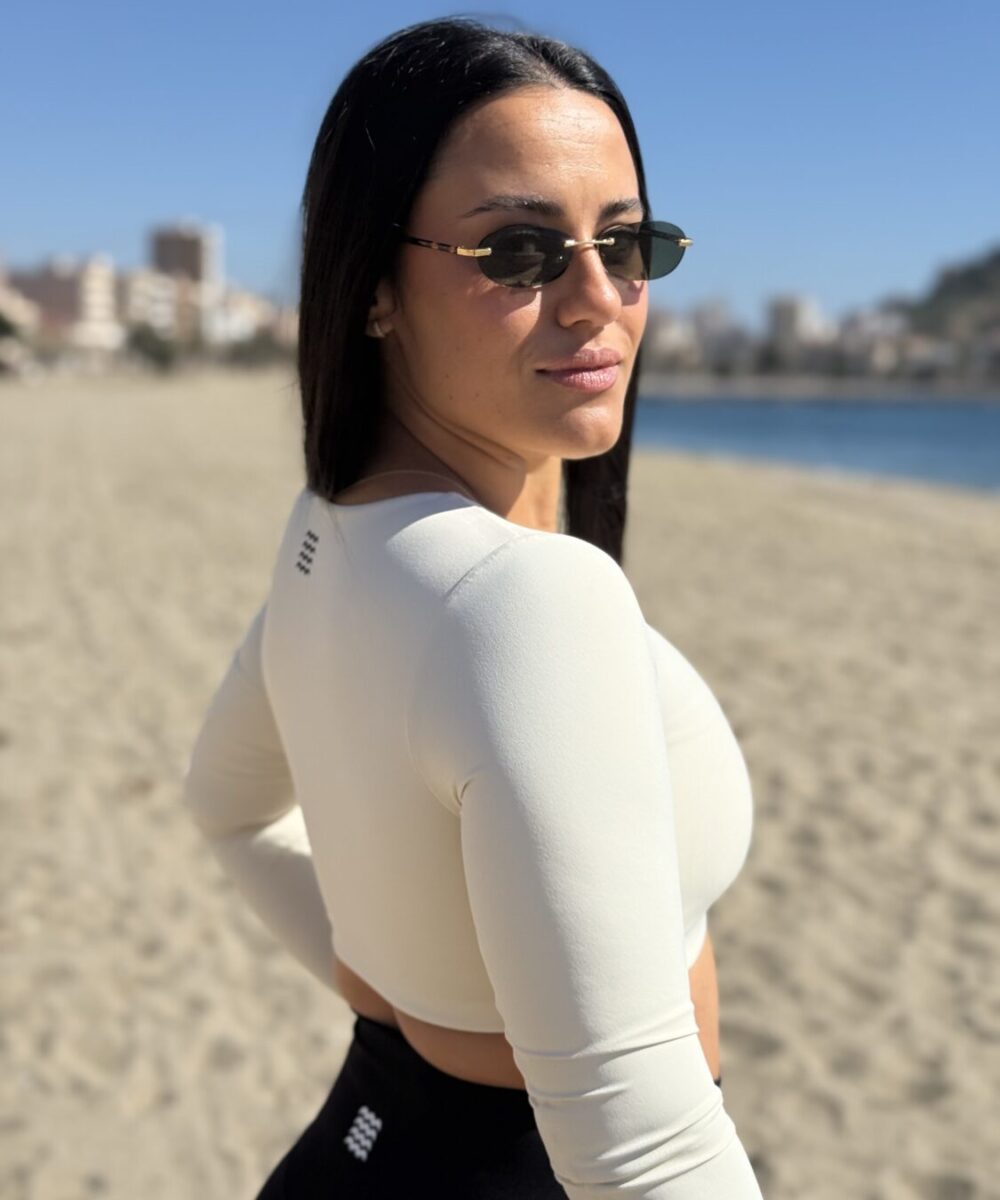 Alternative view of TOP DEPORTIVO NAOS | CREMA