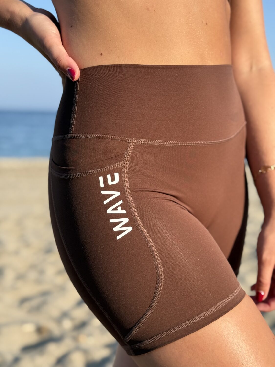 SHORT CON BOLSILLOS | CHOCOLATE - Imagen 4